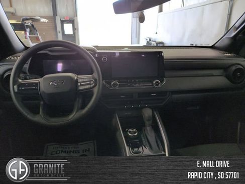 Used 2024 Chevrolet Colorado Trail Boss w/ LPO, Dark Essentials Package AWD/4WD image 12