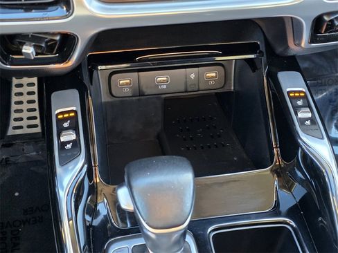 Used 2023 Kia Sorento SX Prestige image 22