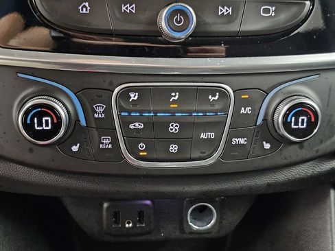 Used 2019 Chevrolet Traverse LT FWD image 20