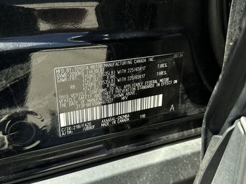 Used 2024 Toyota RAV4 XLE AWD/4WD image 24