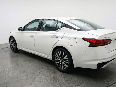 Used 2025 Nissan Altima 2.5 SV image 6