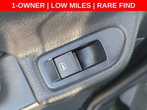 Used 2014 Volkswagen Golf 4-Door FWD image 16