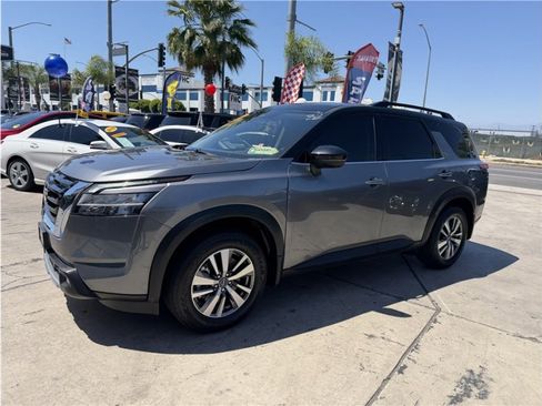 Used 2022 Nissan Pathfinder SL FWD image 57