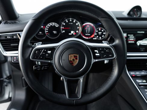 Used 2018 Porsche Panamera 4S image 10