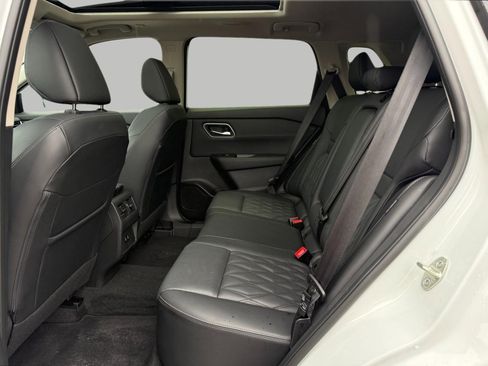 Used 2025 Nissan Rogue Platinum image 26