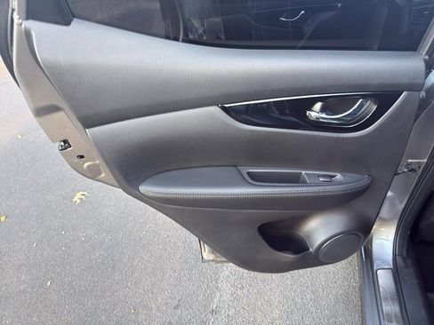 Certified 2022 Nissan Rogue Sport SV w/ Technology Package image 32