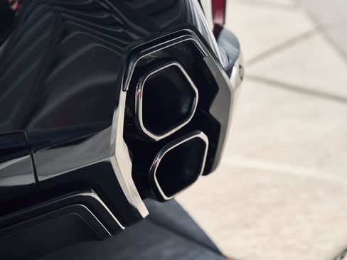 Used 2025 BMW XM image 12