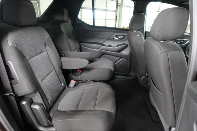 Used 2023 Chevrolet Traverse LT FWD image 25