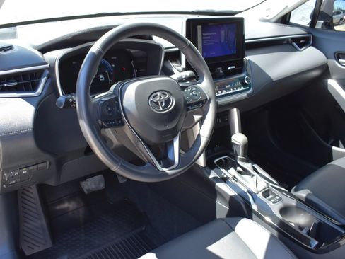 Used 2024 Toyota Corolla Cross XLE w/ Convenience Package AWD/4WD image 11