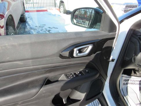 Used 2026 Jeep Compass Limited image 12