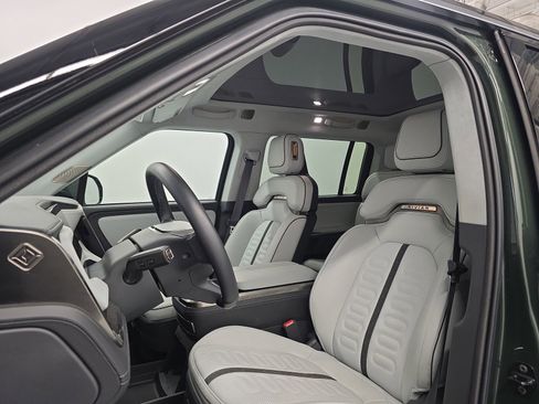 Used 2024 Rivian R1S Adventure image 20