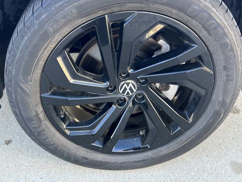 Certified 2023 Volkswagen Atlas SE w/ Panoramic Sunroof Package image 12