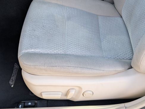 Used 2014 Toyota Camry LE image 11