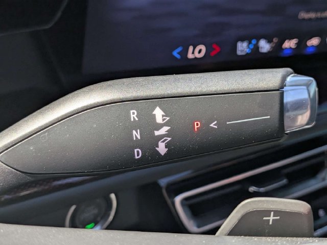 Used 2025 Chevrolet Traverse RS w/ LPO, Floor Liner Package FWD image 30