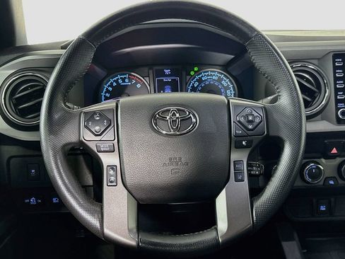 Used 2021 Toyota Tacoma TRD Sport AWD/4WD image 12