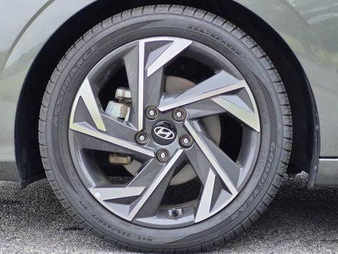 Used 2024 Hyundai Elantra Limited FWD image 8