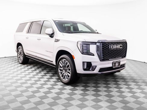 Used 2024 GMC Yukon XL Denali Ultimate AWD/4WD image 8