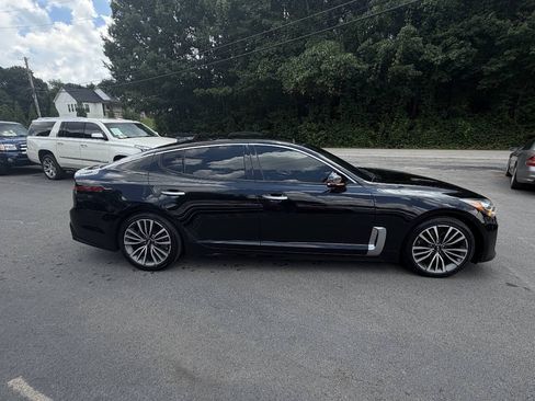 Used 2018 Kia Stinger Premium RWD image 4