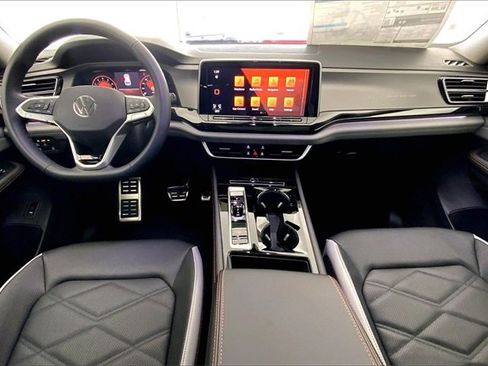 New 2026 Volkswagen Atlas Peak Edition image 6