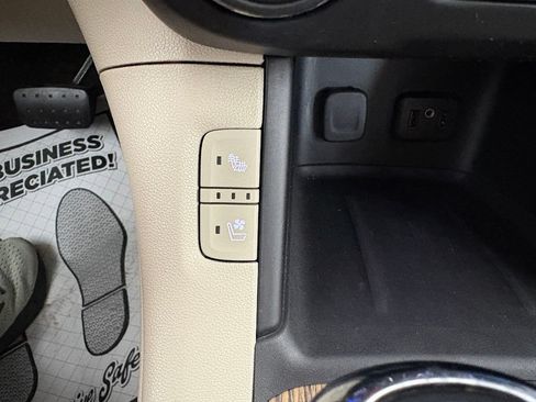 Used 2019 GMC Acadia Denali w/ Technology Package FWD image 28
