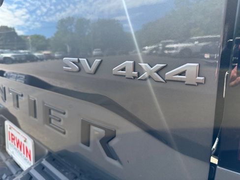 Used 2022 Nissan Frontier SV w/ Technology Package AWD/4WD image 16