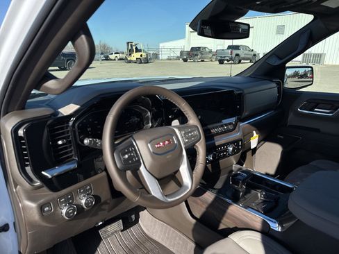 New 2026 GMC Sierra 1500 SLT w/ SLT Premium Plus Package image 9