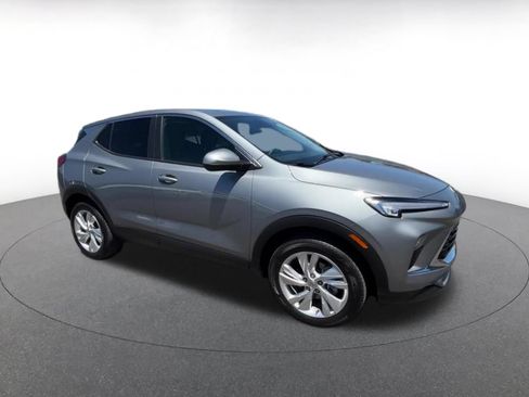 Used 2025 Buick Encore GX Preferred AWD/4WD image 2