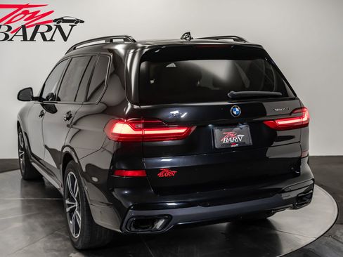 Used 2022 BMW X7 xDrive40i w/ M Sport Package image 16