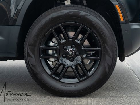 Used 2023 Land Rover Defender 110 S image 35