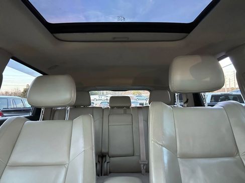 Used 2017 Jeep Grand Cherokee Limited image 16