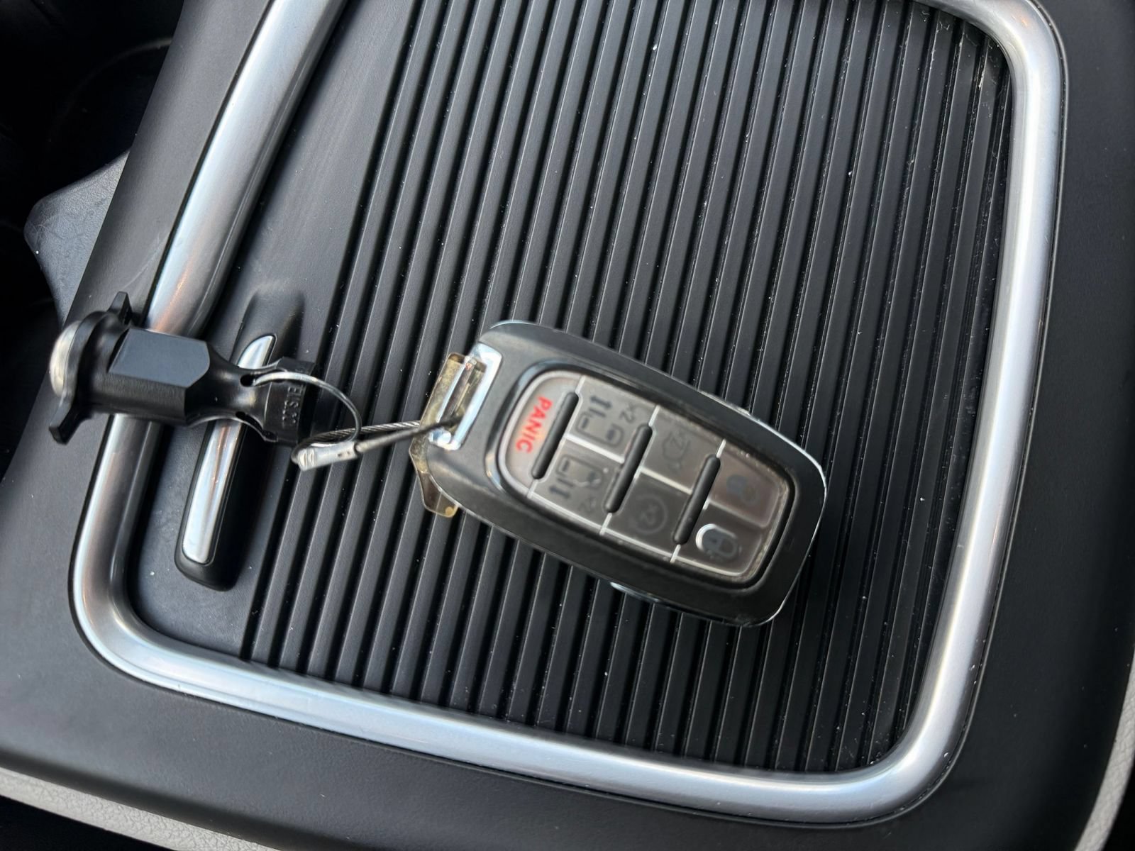 Used 2024 Chrysler Pacifica Touring-L FWD image 20