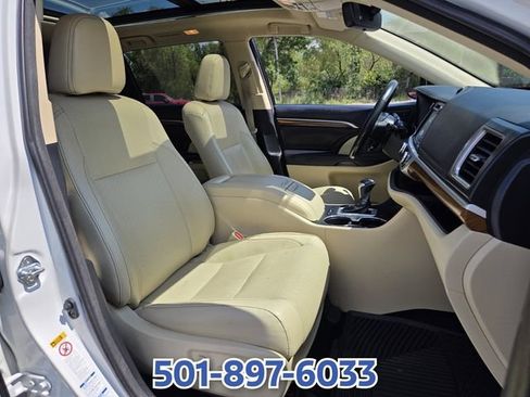 Used 2018 Toyota Highlander Limited Platinum AWD/4WD image 16