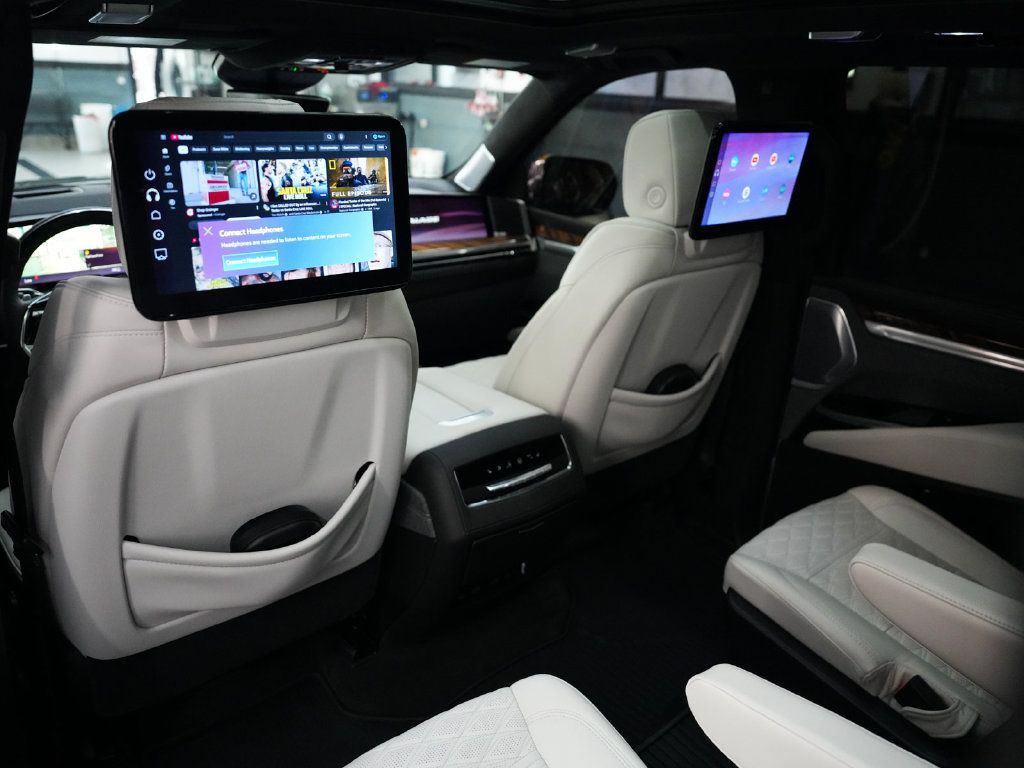 Used 2025 Cadillac Escalade ESV Sport Platinum AWD/4WD image 33