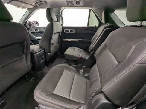 Certified 2023 Ford Explorer XLT w/ Class IV Trailer Tow Package image 19