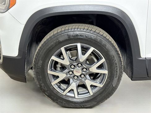 Used 2023 GMC Acadia SLT image 31