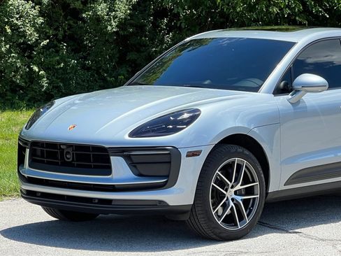 Certified 2023 Porsche Macan AWD/4WD image 11