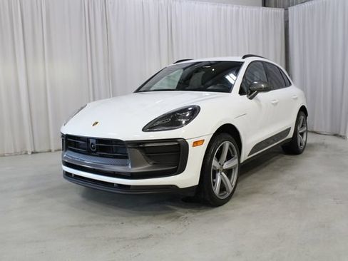 Used 2023 Porsche Macan Turbo AWD/4WD image 33
