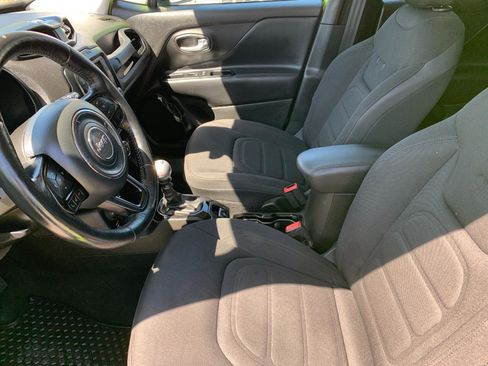 Used 2017 Jeep Renegade Altitude AWD/4WD image 11