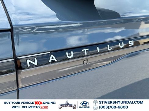 Used 2025 Lincoln Nautilus Reserve AWD/4WD image 15