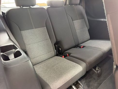 Used 2025 GMC Acadia Elevation FWD image 35