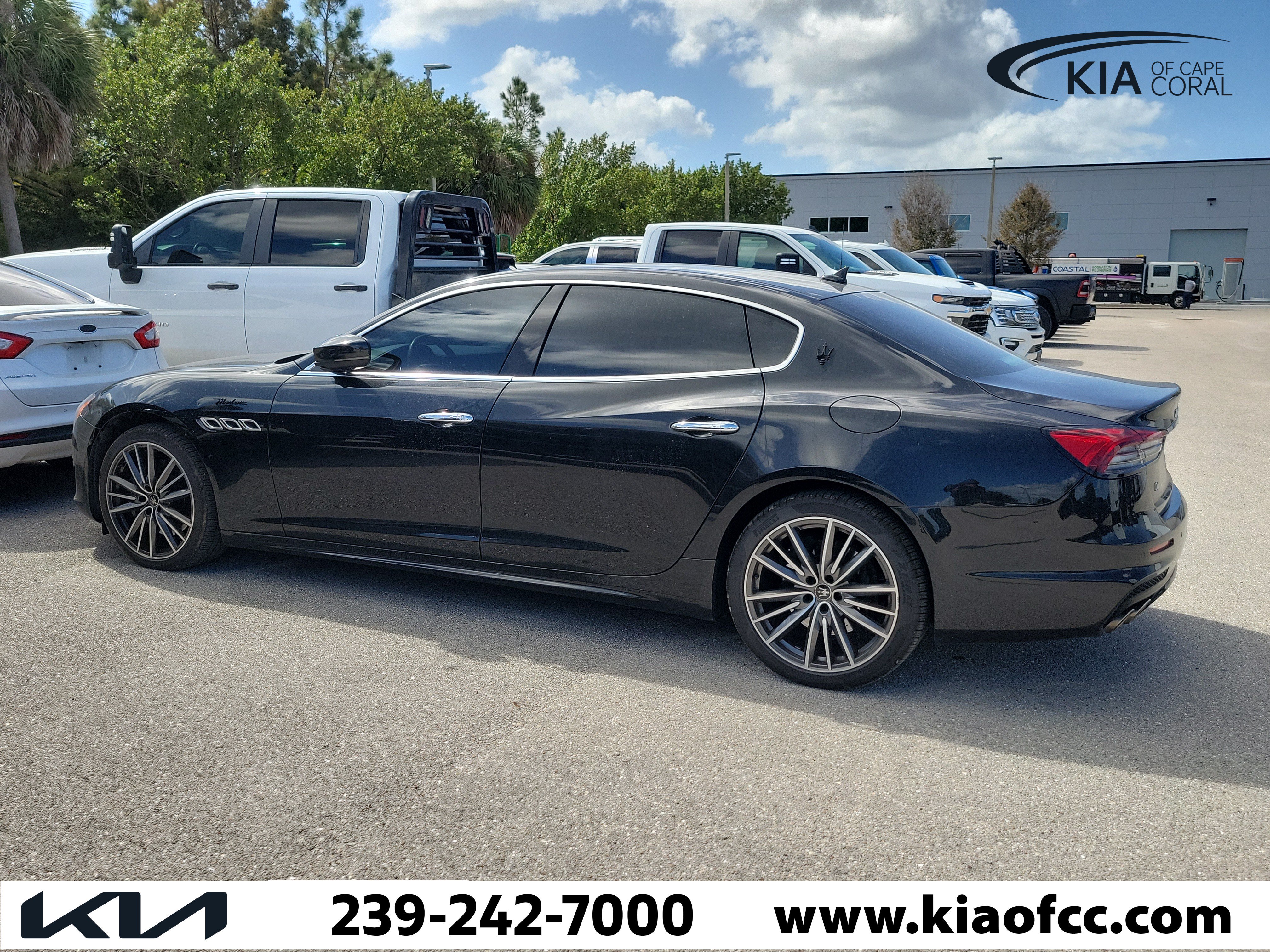 Used 2022 Maserati Quattroporte Modena Q4 AWD/4WD image 2