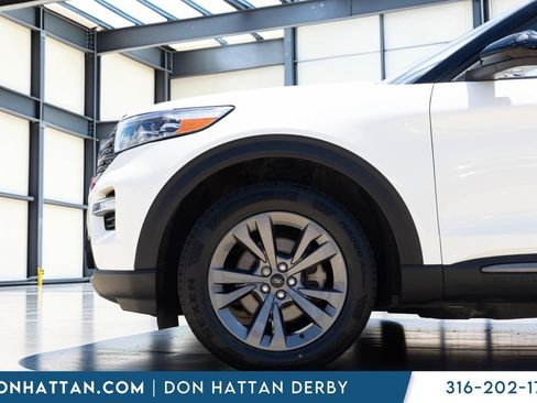 Used 2023 Ford Explorer XLT w/ Equipment Group 202A AWD/4WD image 25