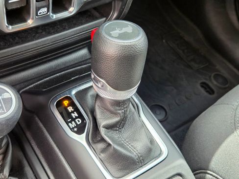 Used 2022 Jeep Wrangler Unlimited Sport AWD/4WD image 25