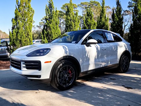 Used 2024 Porsche Cayenne S image 7