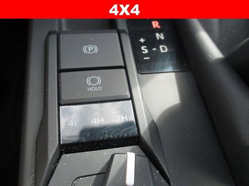 Used 2026 Toyota 4Runner SR5 AWD/4WD image 17