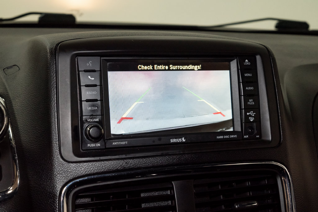 Used 2016 Dodge Grand Caravan R/T w/ Driver Convenience Group FWD image 16