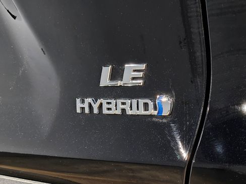 Used 2023 Toyota RAV4 LE AWD/4WD image 36