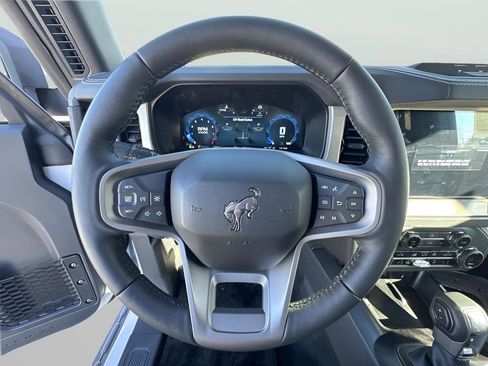 New 2025 Ford Bronco Outer Banks w/ Sasquatch Package AWD/4WD image 11