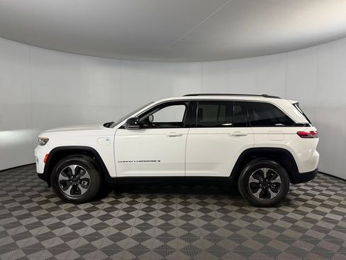 Used 2023 Jeep Grand Cherokee 4WD 4xe image 12