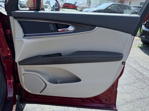 Used 2016 Lincoln MKX Reserve w/ Enhanced Security Package AWD/4WD image 18
